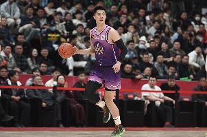 替补高效！朱松玮5中5拿到12分5板2助2断