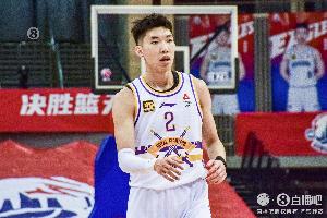 全华班北控上半场领先四外援新疆9分 廖三宁孟子凯得分上双