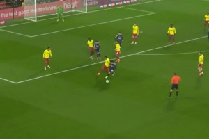 太强了❗️田中碧英冠转圈戏耍对手+策动进球