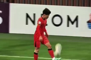 这是中国男足吗？国青小将复刻世界杯维尼修斯世纪回头：高挑卸球