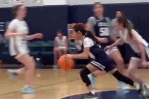 在被白人女孩嫌弃太矮后，小女孩证明了自己