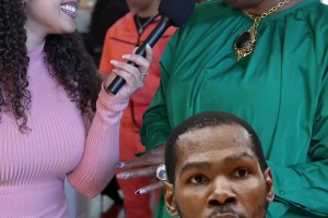 洗浴缸还是？杜兰特妈妈爆猛料：凯文他其实很会打扫浴室