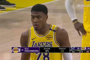 比赛转折点！老詹飙进续命三分前 八村塁末节关键时刻两罚全丢！