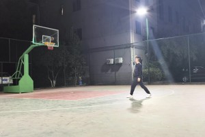投篮有风险 打铁需谨慎
