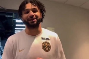 这队内氛围太好了！掘金全员为约基奇送上生日祝福！