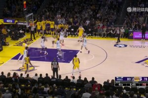 给马威下马威！詹姆斯滑翔隔扣马威连砍7分布朗尼抱头不敢信