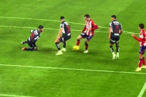 纵享丝滑！球迷：斯洛特的利物浦，就像一台完美运转的机器！