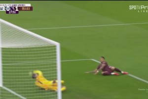 多库送妙传！萨维尼奥包抄错失必进球！瓜帅抱头难以置信！