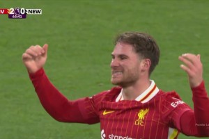 反击气势如虹！萨拉赫妙传送助攻！麦卡利斯特打门得手！