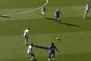 卧槽真人快打！水晶宫前锋马特塔被门将一脚飞踹爆头！！