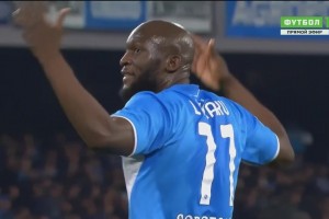 威胁巨大！卢卡库不停球侧身凌空斩射门偏出！