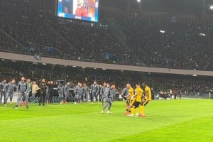 实拍迪马尔科进球后庆祝，圆月弯刀暂时让马拉多纳球场安静下来