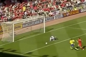 这个赛季他简直就是神！亨利03-04赛季进球集！