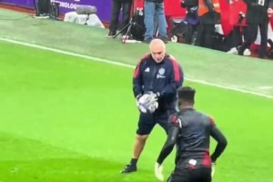 不懂就问，奥纳纳这是在训练，还是在求雨！