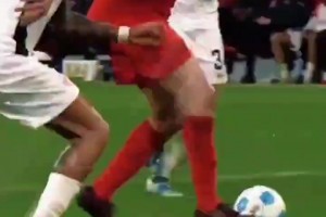 拜仁：被放倒的是身体，无法阻止的是意志！