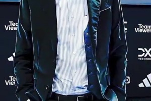 亏麻了詹俊：曼联现在面临巨额的亏损，三年已经亏了3亿英镑