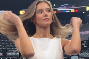 长在所有人的审美上了！胡梅尔斯女友妮可拉气质出众赏心悦目