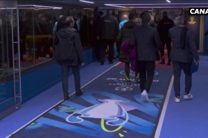 暴怒！巴黎总监坎波斯半场怒喷：这放哪都是点球或红牌！