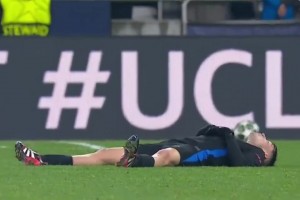 巴萨大爹！佩德里哨响后累倒了直接躺地上