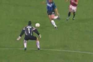 不可阻挡的外星人！不过掉门将不射门！