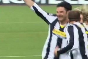 球场跑不死，还能远射进球！没有教练会不喜欢内德维德！