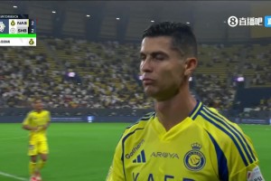 胜利少打一人做出调整！C罗第70分钟被杜兰换下！