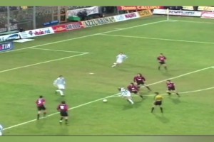 齐达内一个动作过掉三个人！再来一脚爆射破门简直无解！