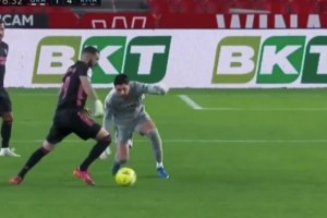 本泽马：和门将的对决里，咱就没输过！