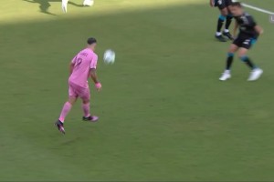 十人迈阿密下半场带球进场！苏亚雷斯助攻阿连德停球破门！