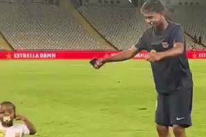 亚马尔的弟弟太可爱啦！以后会看到他俩同台竞技吗？