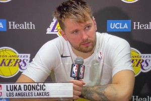 一人解决战斗！阿德里亚诺04年为国米打进的长途奔袭