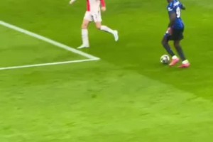 现场实拍小图拉姆内切破门，网友：有没有让你想到米兰德比那球