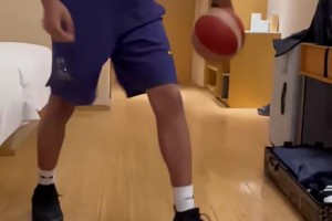 3分钟连丢两球！川崎精彩团队配合打穿防线，申花总分1-3落后川崎