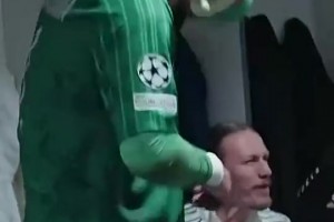 两次扑点！巴黎球员在更衣室向多纳鲁马大喊MVP