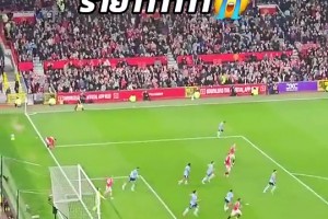 老特拉福德球迷齐声喊“Oh No“！现场实拍：拉亚读秒拒绝杀！