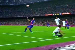 传给三秒后的自己！年轻的内马尔和球比赛跑！