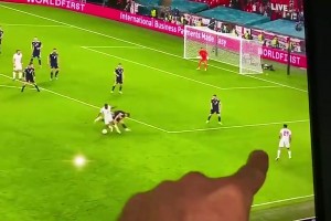 斯特林这个名场面看一次笑一次