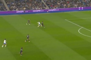 英超2月最佳进球！三笘薰vs切尔西神级停球+内切兜射