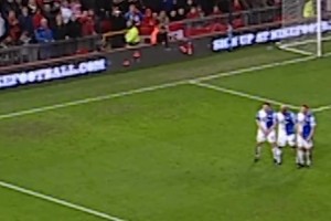 C罗曼联任意球破门，神来之笔！