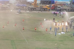 网友遇到星爷在通宵拍“少林女足”