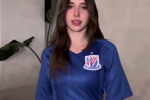 爱了！国外还有这么身材好又漂亮的申花女球迷嘛