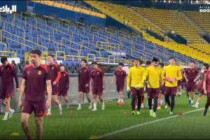 目标拿分！国足在利雅得胜利主场踩场训练