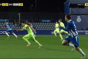巴萨开场45秒丢球！巴萨中场传球失误西班牙人传中抢点破门！