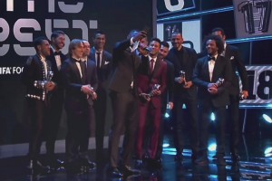 从中场就开始爆破！他可能是现役球员里，最像梅西的那一位！