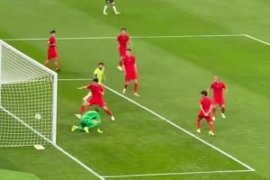 技术短板❓️昔日亚冠赛场，王大雷也曾黄油手