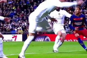 他可能一直知道德国队的答案，奈何锋无力......