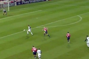 谁还不是个中场大师：德罗巴的精准长传制导