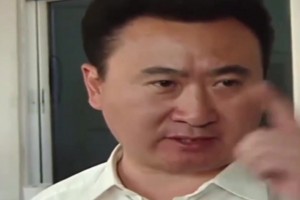 王健林当年更衣室霸气布置战术！胜利的原因就是逼迫式打法！