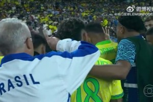 看着都尴尬！多里瓦尔在任巴西时曾试图讲话无人理