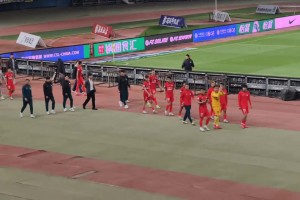 漫天嘘声❗️河南球迷恨死南基一，高喊：南基一CNM，下课